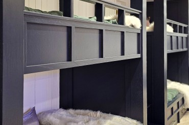 Custom bunk beds, how to build a sleep and rest area from scratch